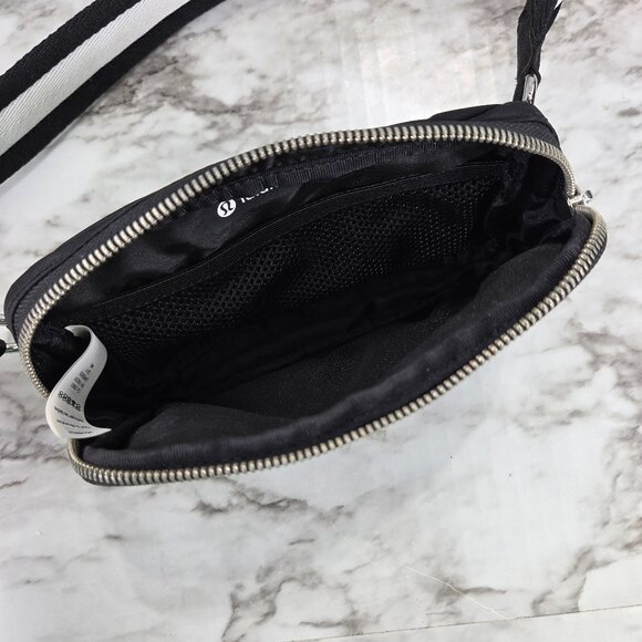 Lululemon Everywhere Crossbody Bag - Picture 5 of 5